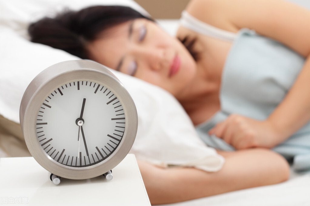 长期午睡和从不午睡，健康状态有何差异？3点对比，答案显而易见